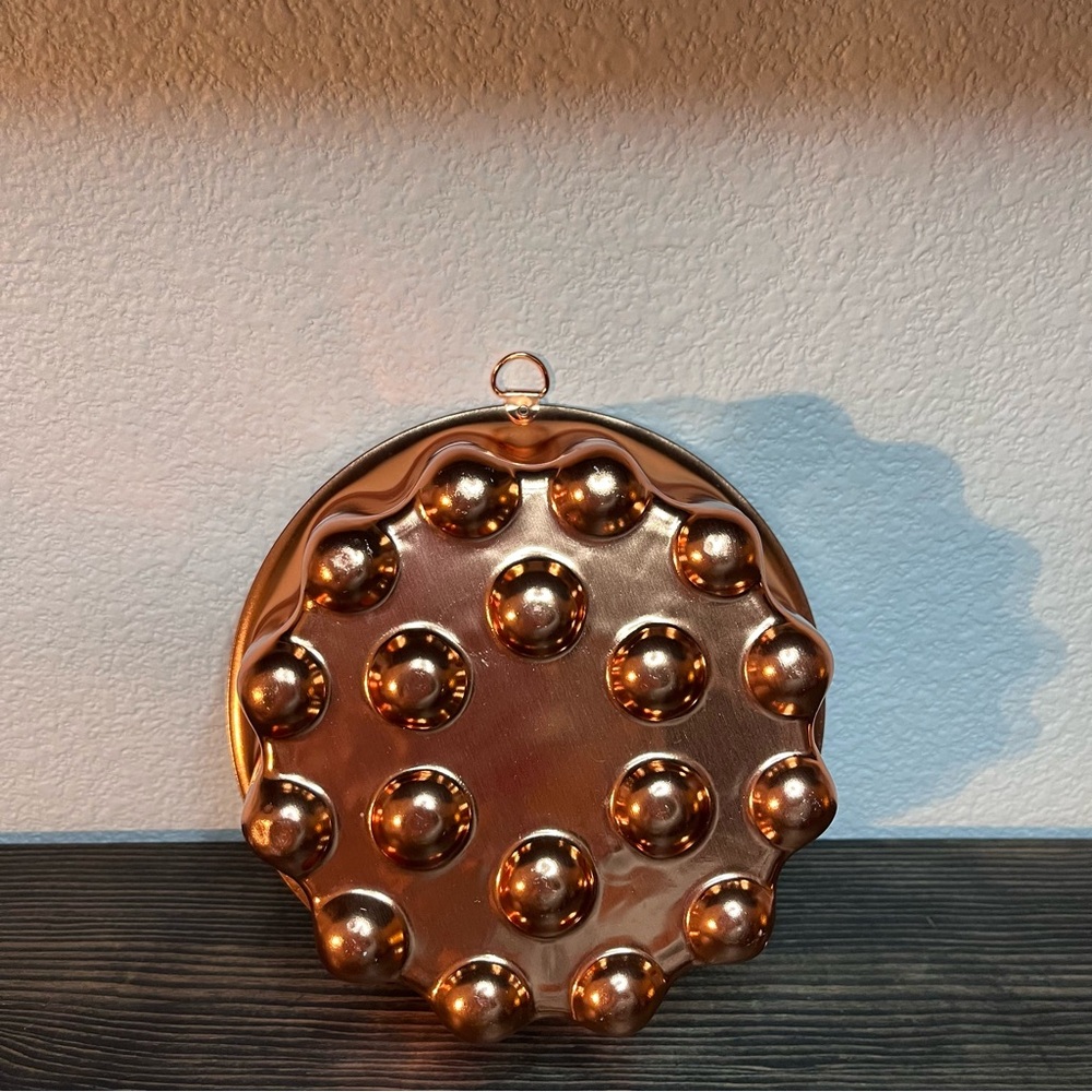 Vintage 1960’s Coppertone Aluminum Old 3x7 Round Jello Cake Mold Pan Wall Decor
